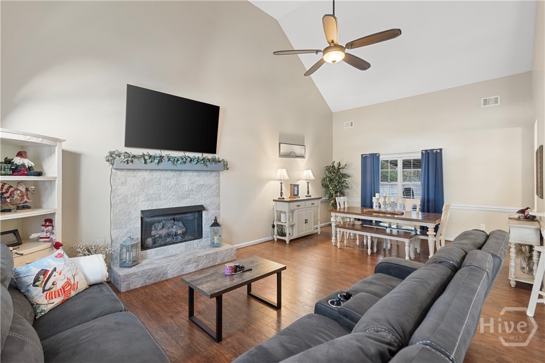 204 Haydon Court Rincon, GA 31326 - Photo 10 of 38 Living Room