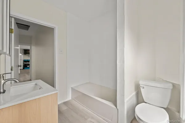 $3,800 | 11 Lafayette Place, Unit 2, Yonkers, NY 10701