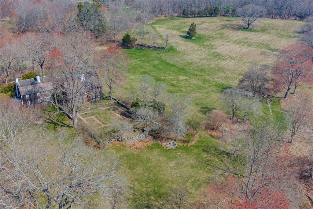 9 Maple Street Wenham, MA 01984 - Photo 7 of 42 a view of small yard