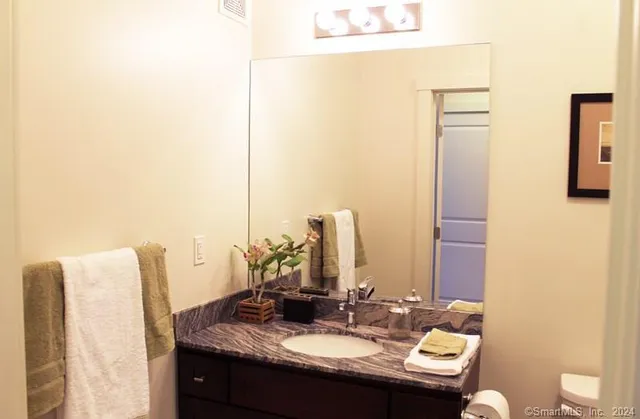 $2,795 | 398 Federal Road, Unit 310, Brookfield, CT 06804