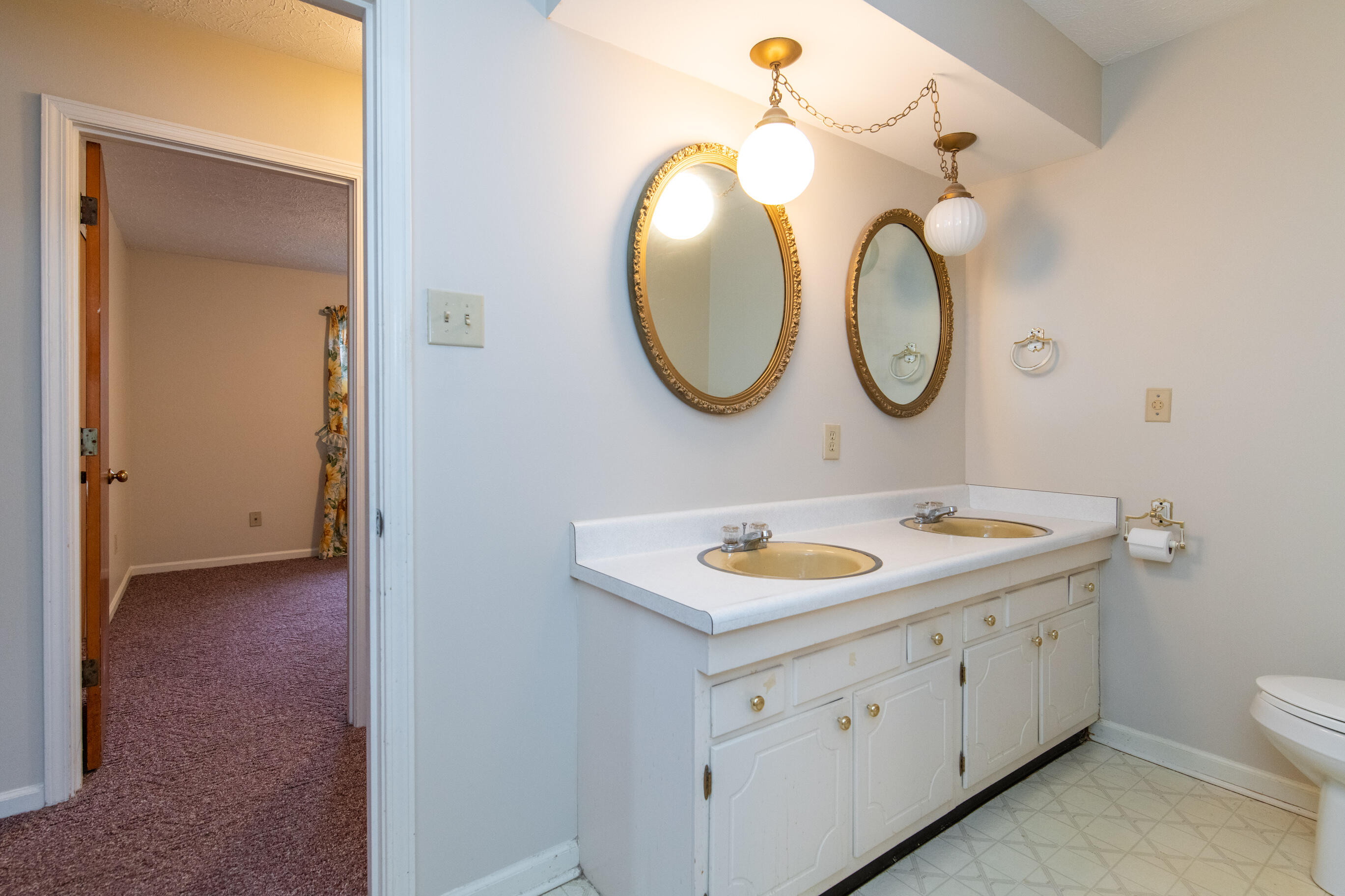 116 Robin Road Nicholasville, KY 40356 - Photo 21 of 33 Bathroom