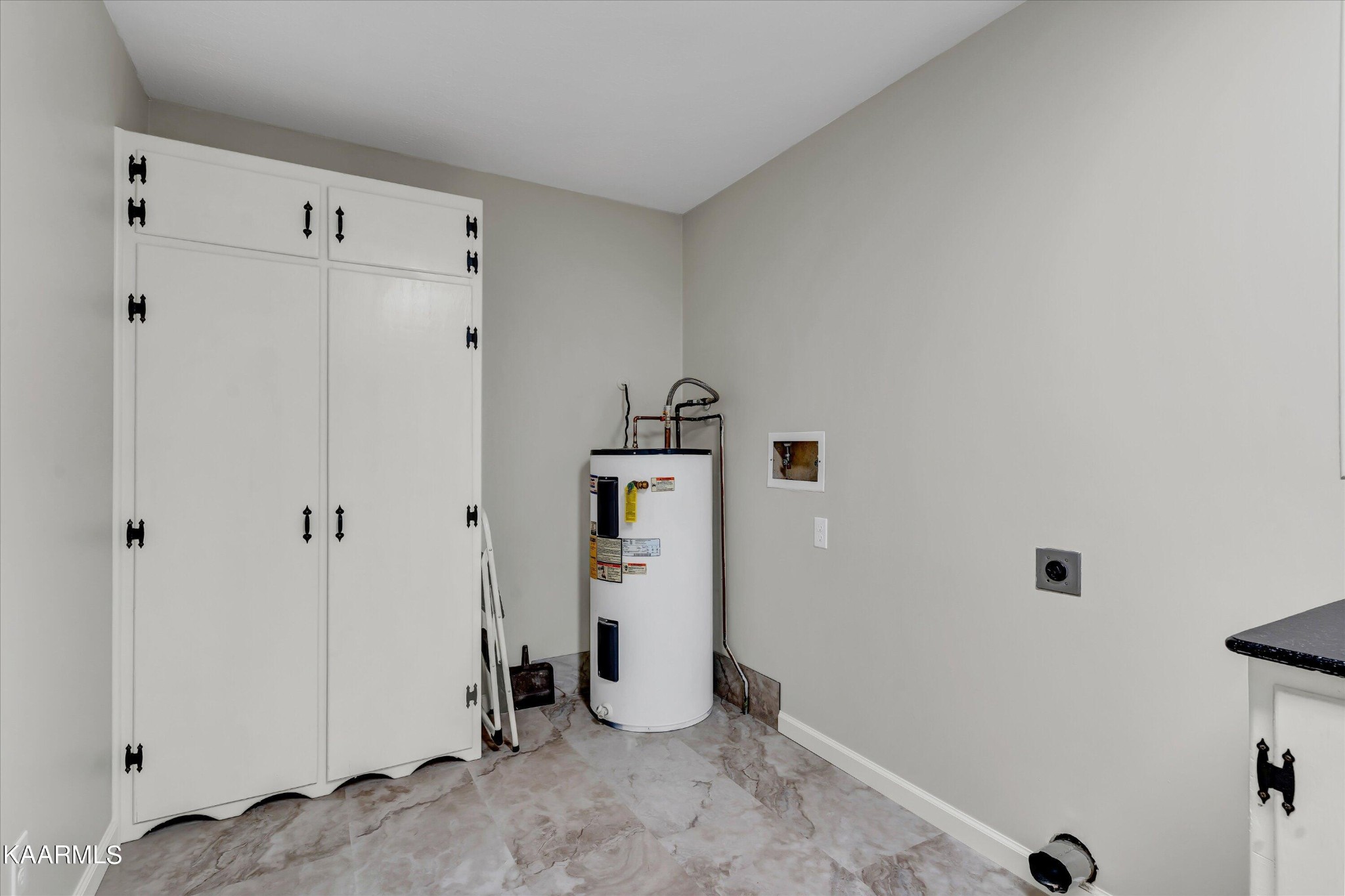 615 Kings Row Sevierville, TN 37863 - Photo 12 of 26 a view of a storage & utility room with closet