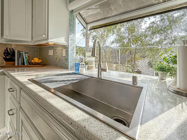 $1,265,000 | 221 Hazelridge Court, Simi Valley, CA 93065