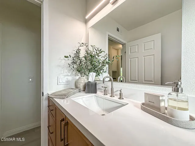 $1,265,000 | 221 Hazelridge Court, Simi Valley, CA 93065