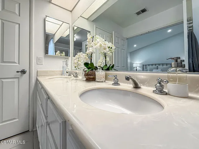 $1,265,000 | 221 Hazelridge Court, Simi Valley, CA 93065