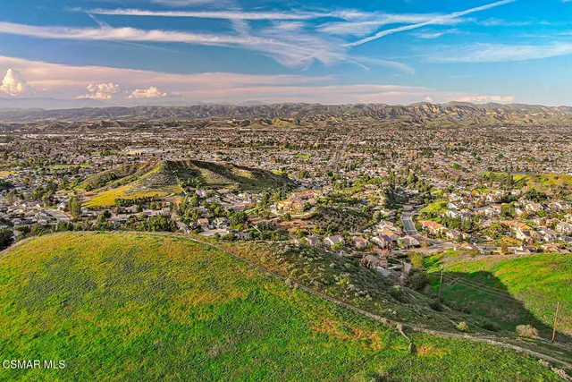 $1,265,000 | 221 Hazelridge Court, Simi Valley, CA 93065