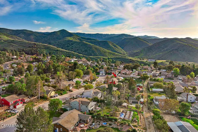 $1,265,000 | 221 Hazelridge Court, Simi Valley, CA 93065