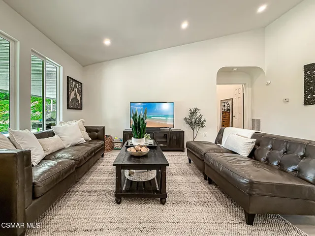 $1,265,000 | 221 Hazelridge Court, Simi Valley, CA 93065