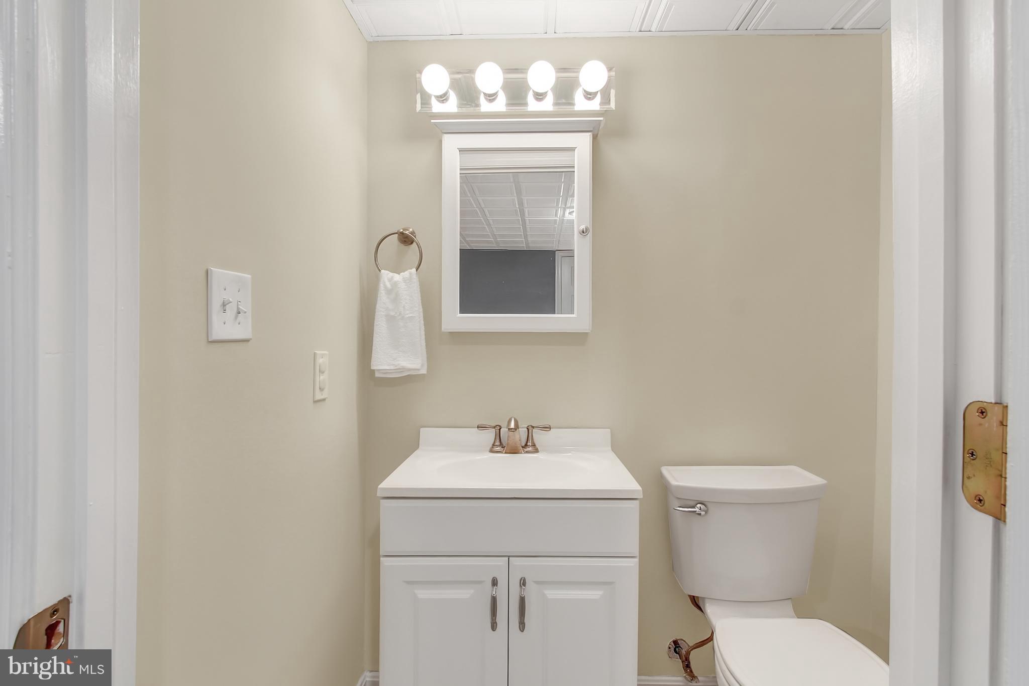 1165 Pelhamwood Road Baltimore, MD 21234 - Photo 20 of 22 Powder Room