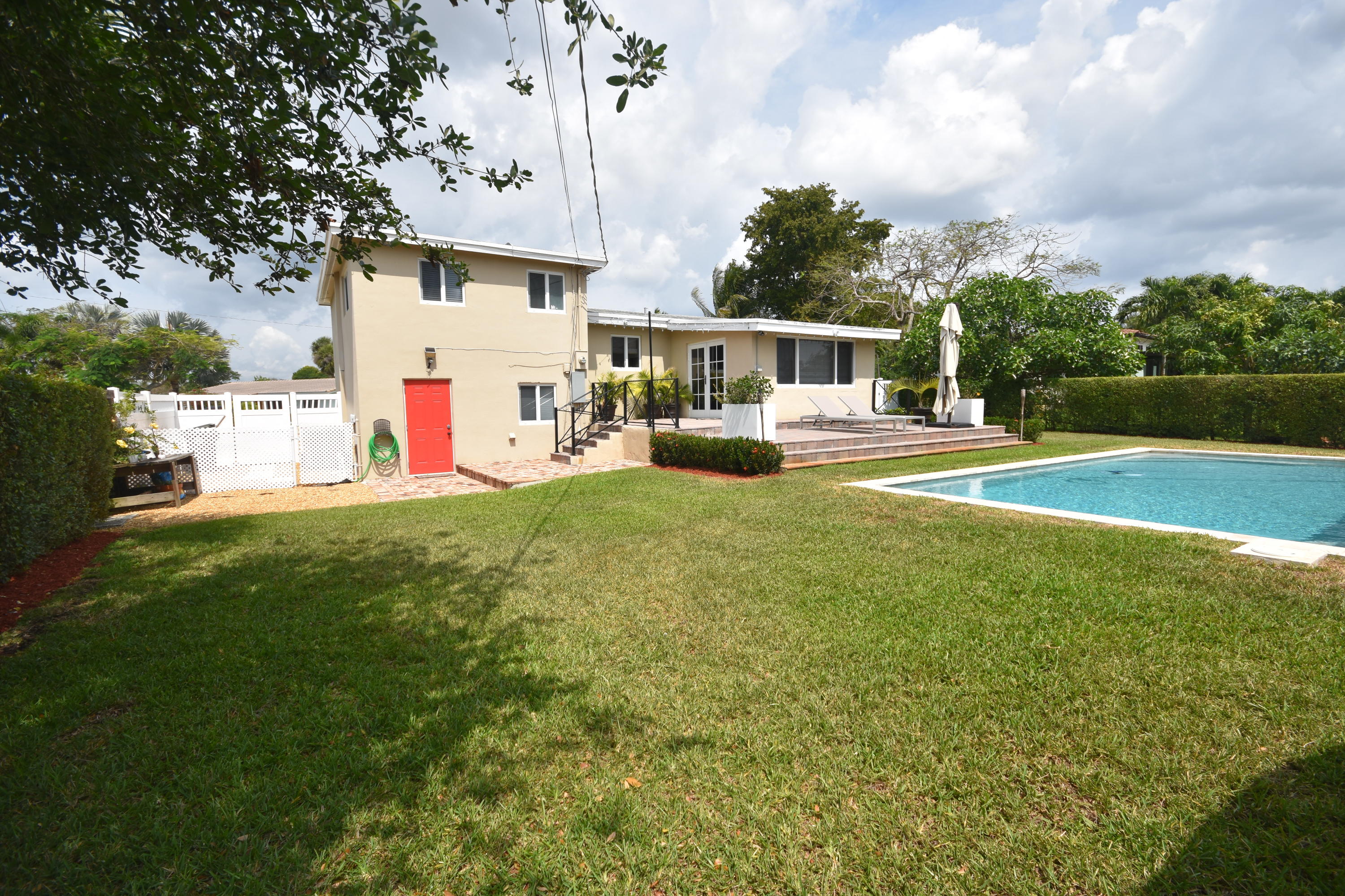 516 Northwest 12th Terrace Boca Raton, FL 33486 - Photo 2 of 24 Back Yard