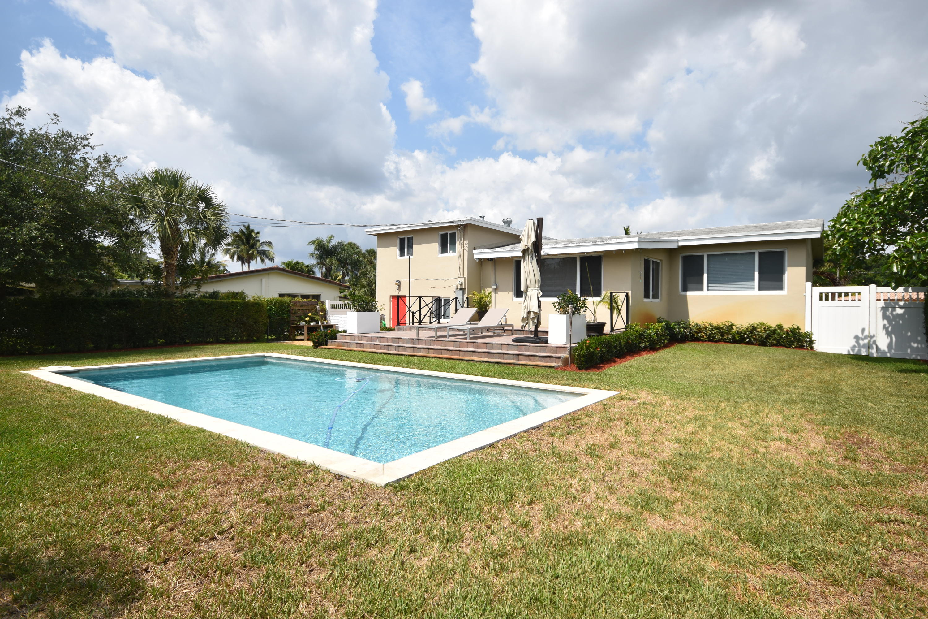 516 Northwest 12th Terrace Boca Raton, FL 33486 - Photo 3 of 24 Back Yard