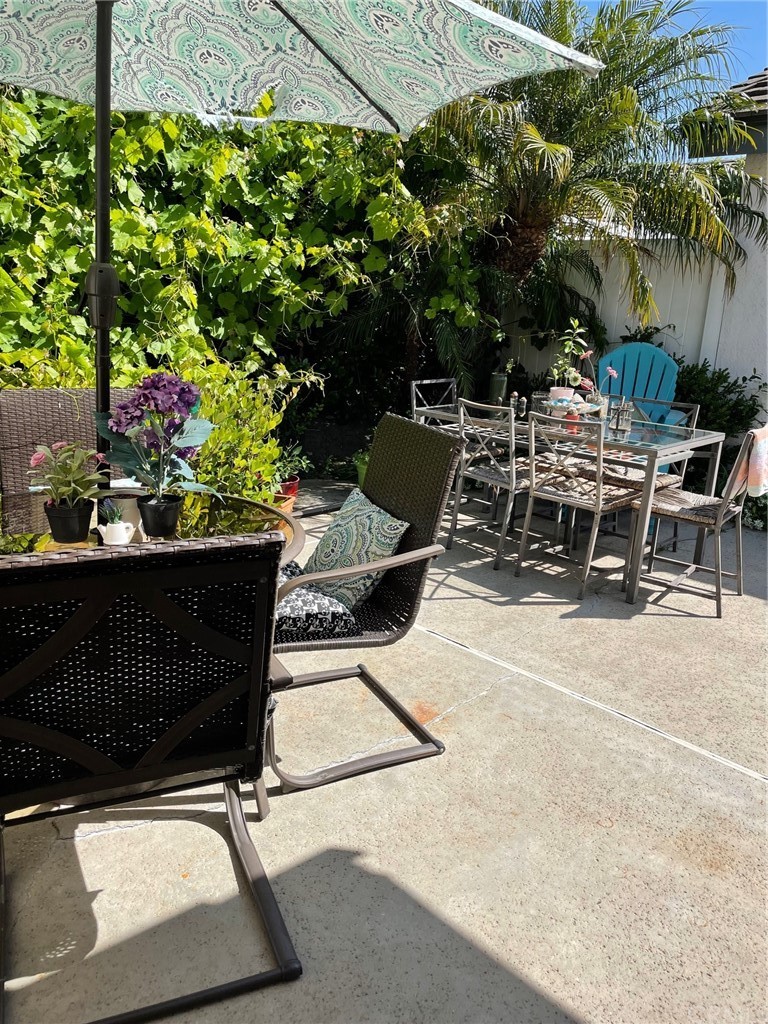 12 Brookdale Irvine, CA 92604 - Photo 15 of 28 a view of a chairs and tables in the patio