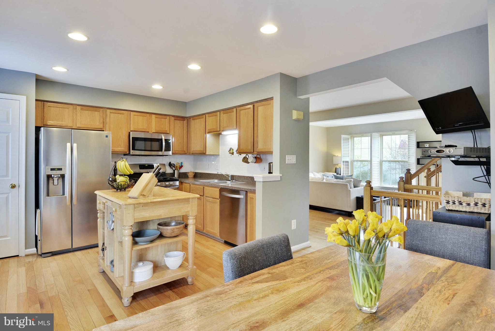 6374 Trips Way Springfield, VA 22150 - Photo 2 of 30 Kitchen