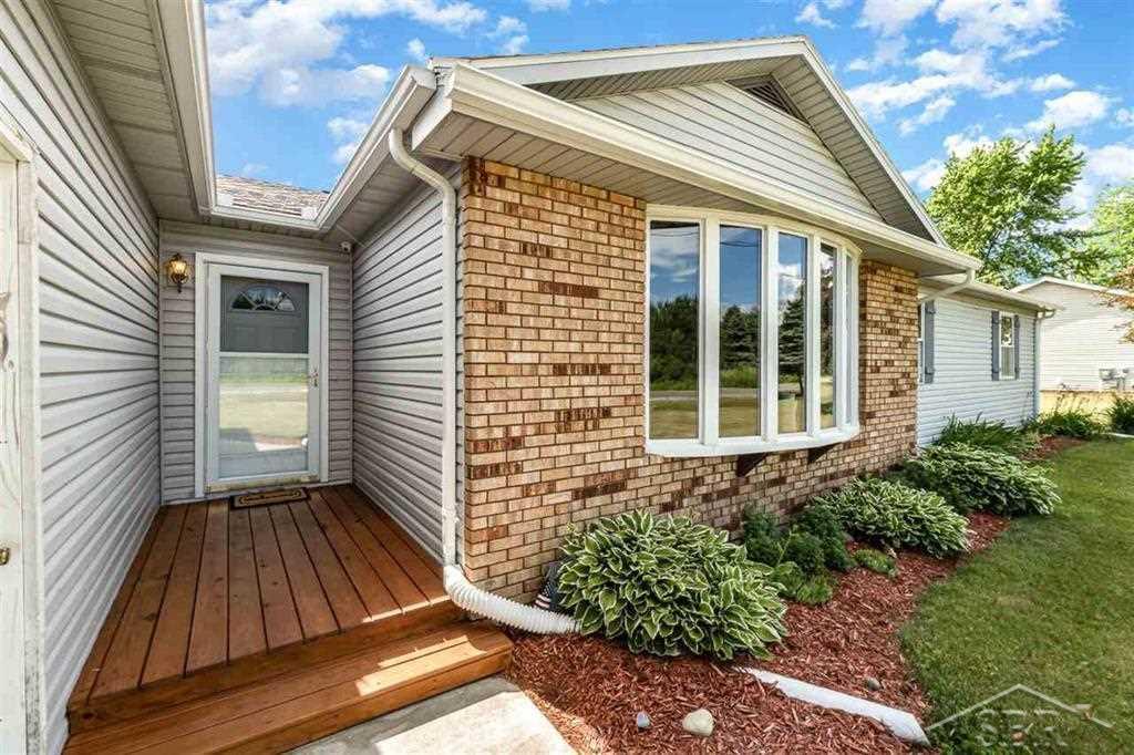 4075 North Mackinaw Road Pinconning, MI 48650 - Photo 3 of 26