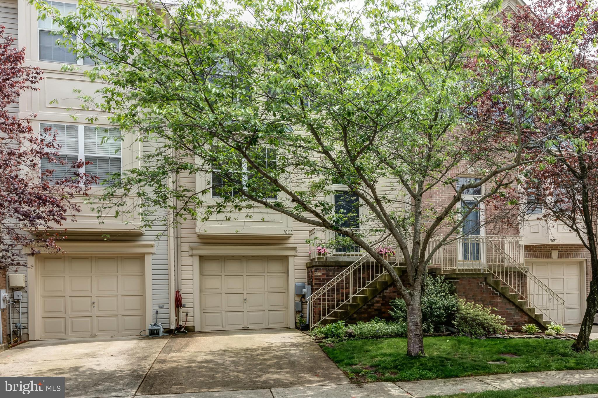 1605 Woodview Court Crofton, MD 21114 - Photo 1 of 26 Exterior (Front)
