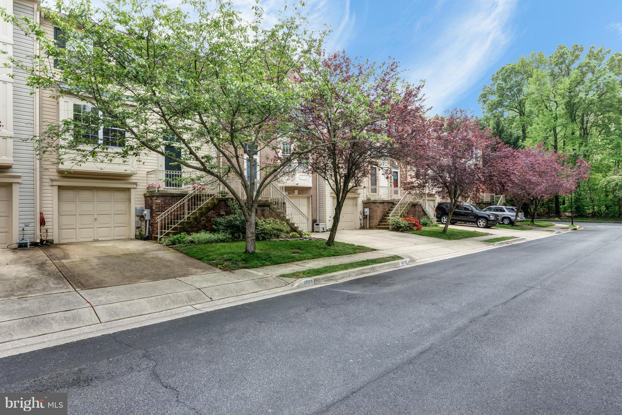 1605 Woodview Court Crofton, MD 21114 - Photo 2 of 26 Exterior (Front)
