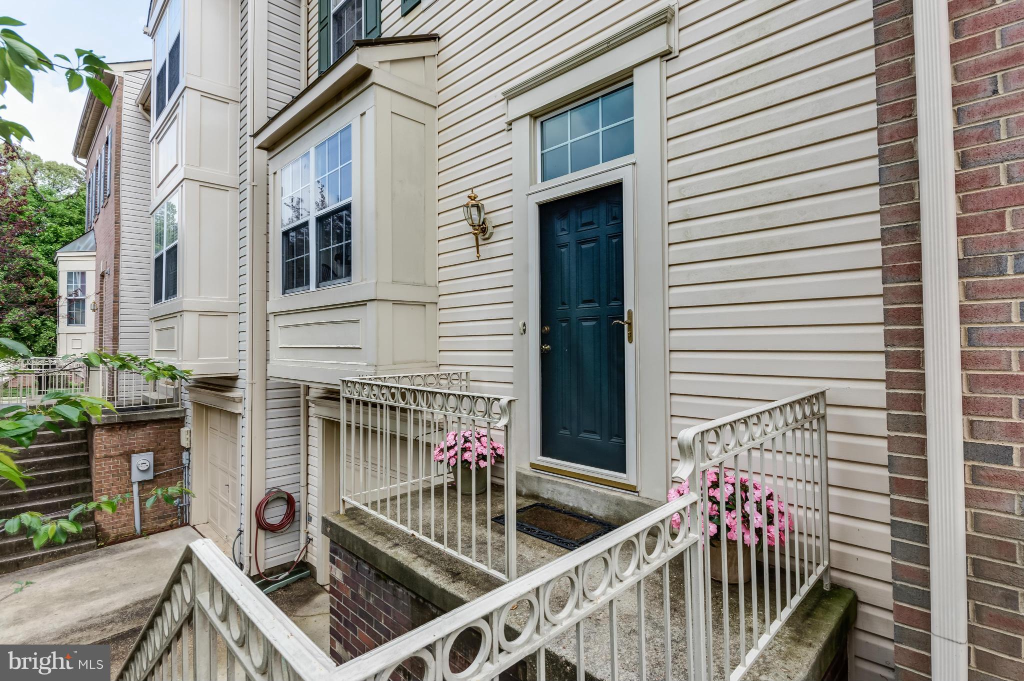 1605 Woodview Court Crofton, MD 21114 - Photo 3 of 26 Exterior (Front)