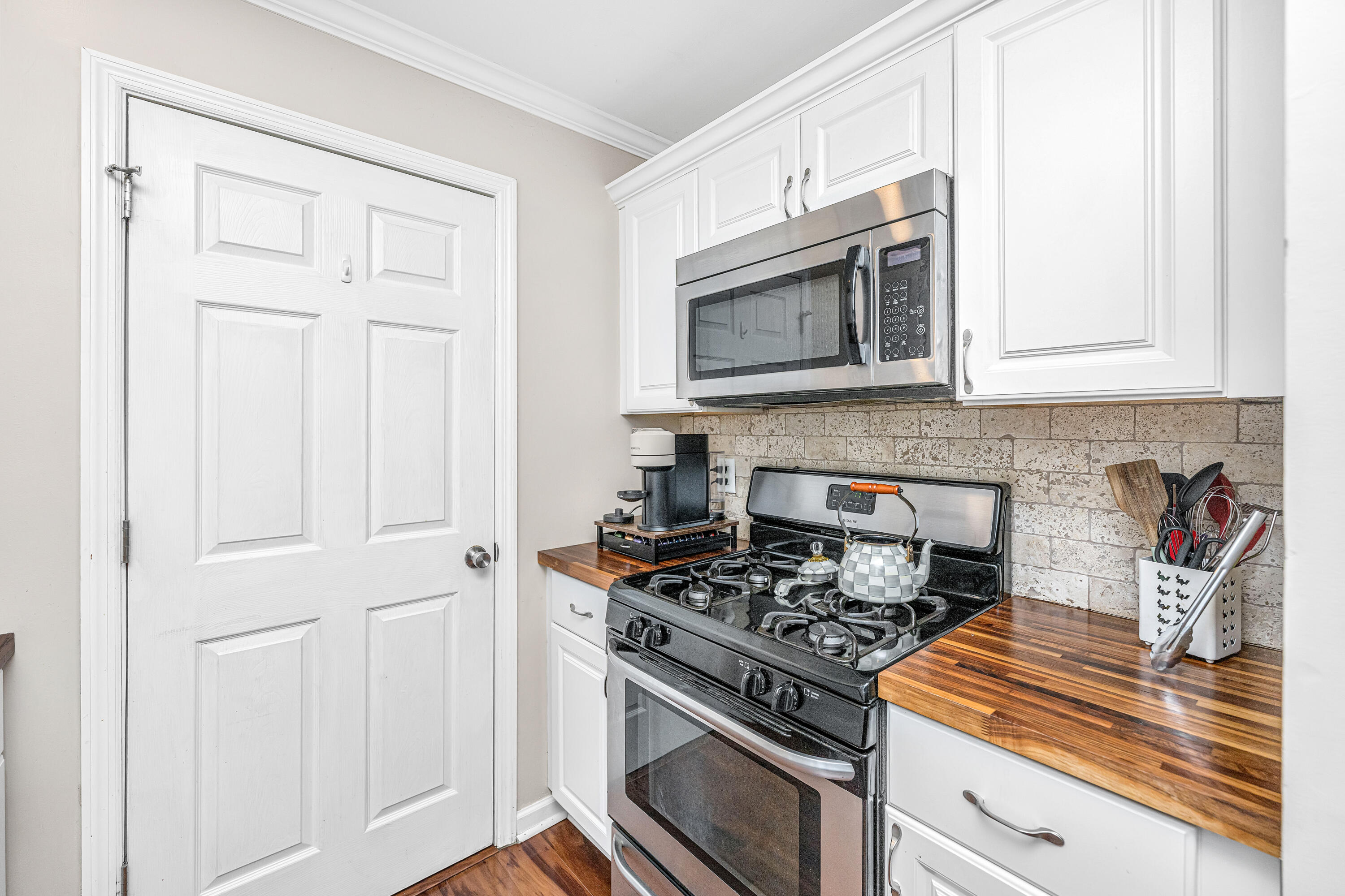 1240 Camellia Road Charleston, SC 29407 - Photo 13 of 42 1240CamelliaRd018