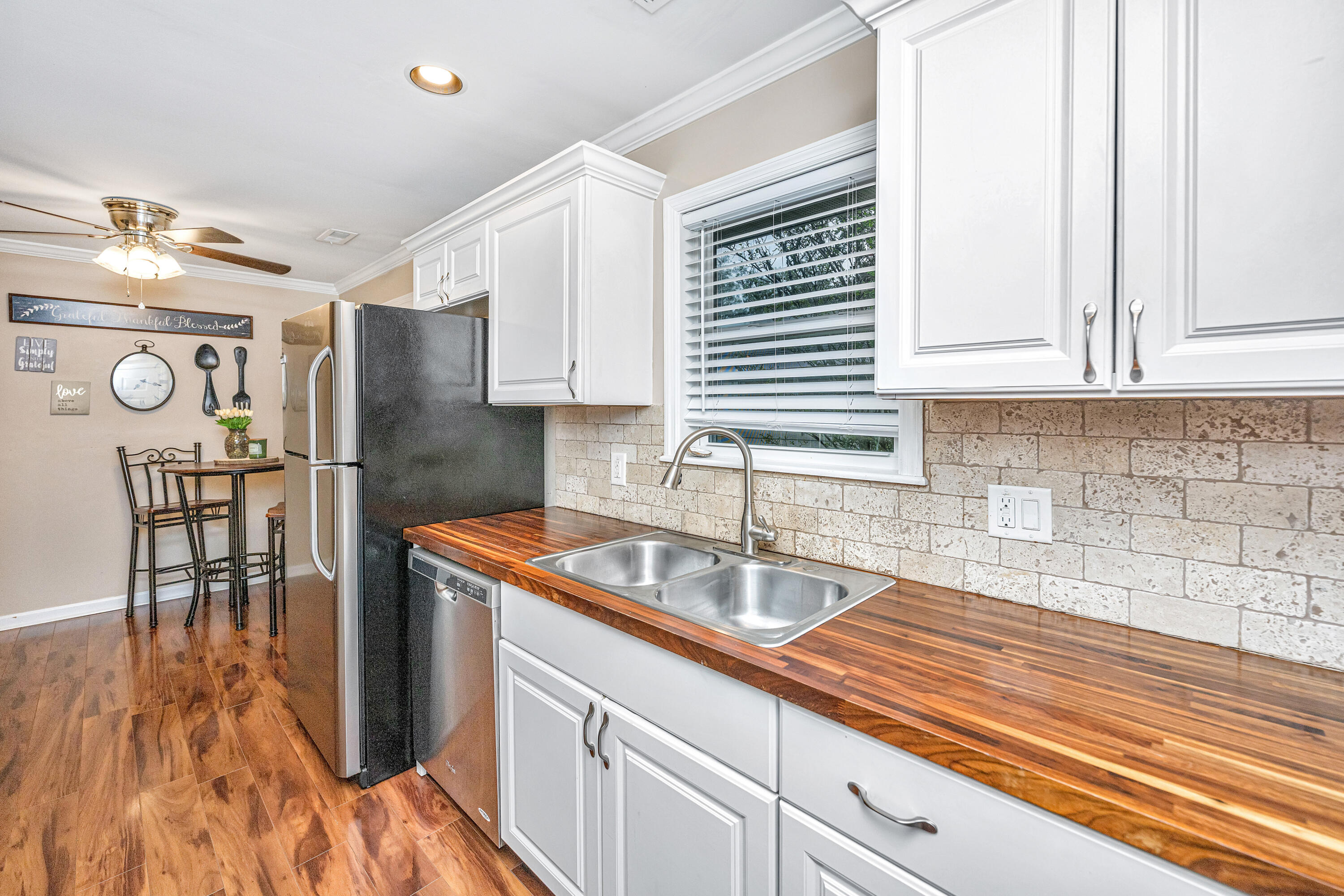 1240 Camellia Road Charleston, SC 29407 - Photo 14 of 42 1240CamelliaRd019