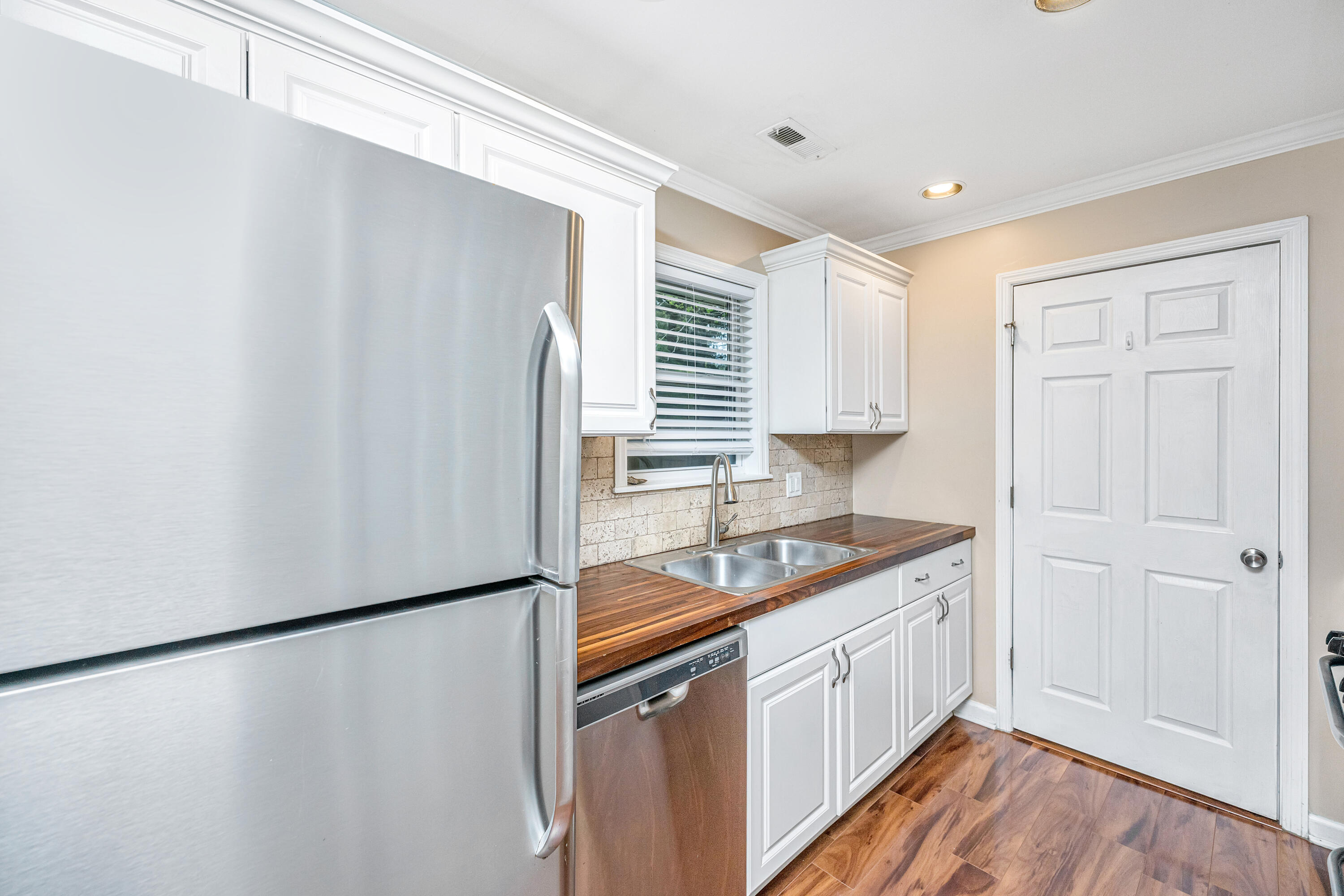 1240 Camellia Road Charleston, SC 29407 - Photo 16 of 42 1240CamelliaRd021