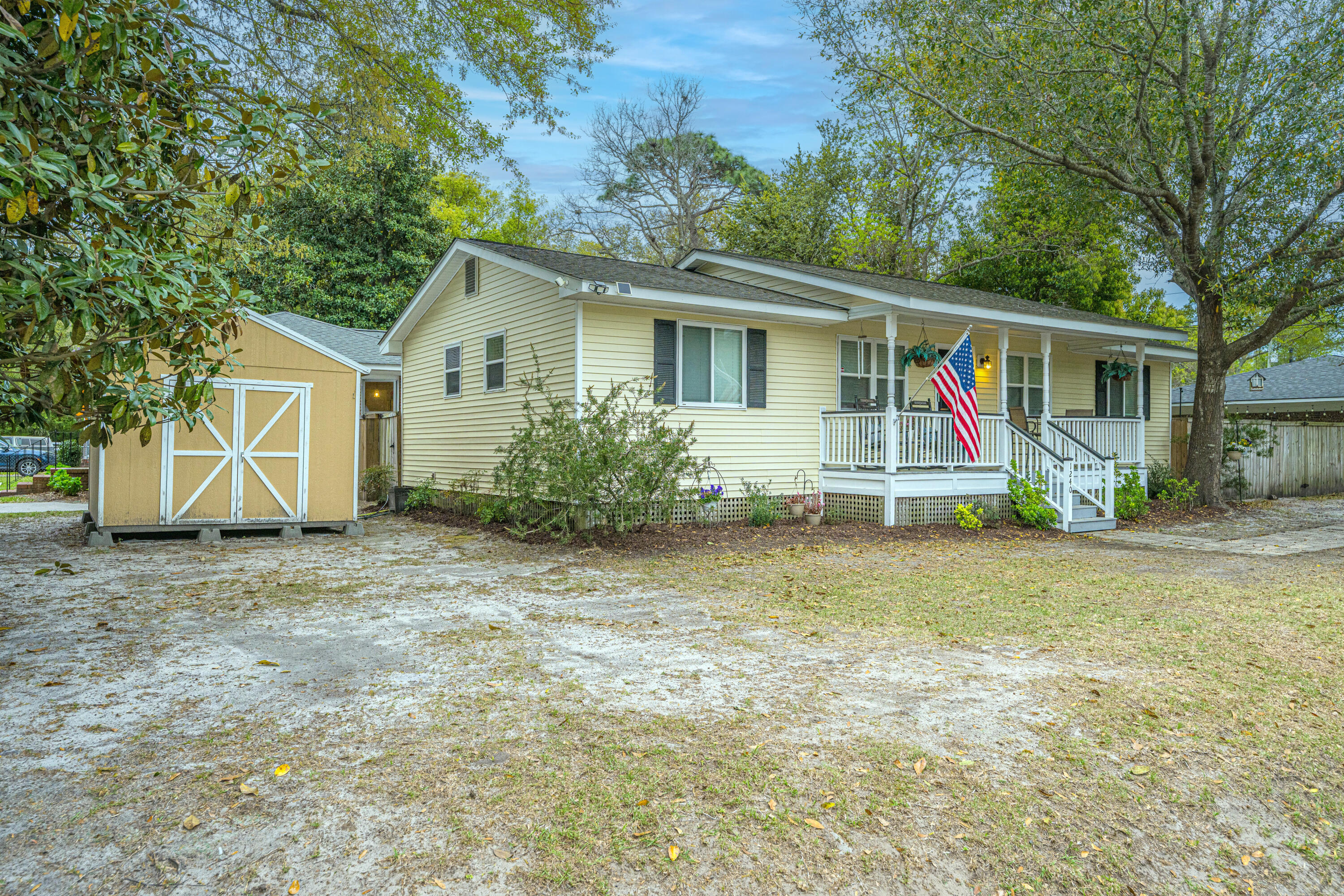 1240 Camellia Road Charleston, SC 29407 - Photo 2 of 42 1240CamelliaRd005
