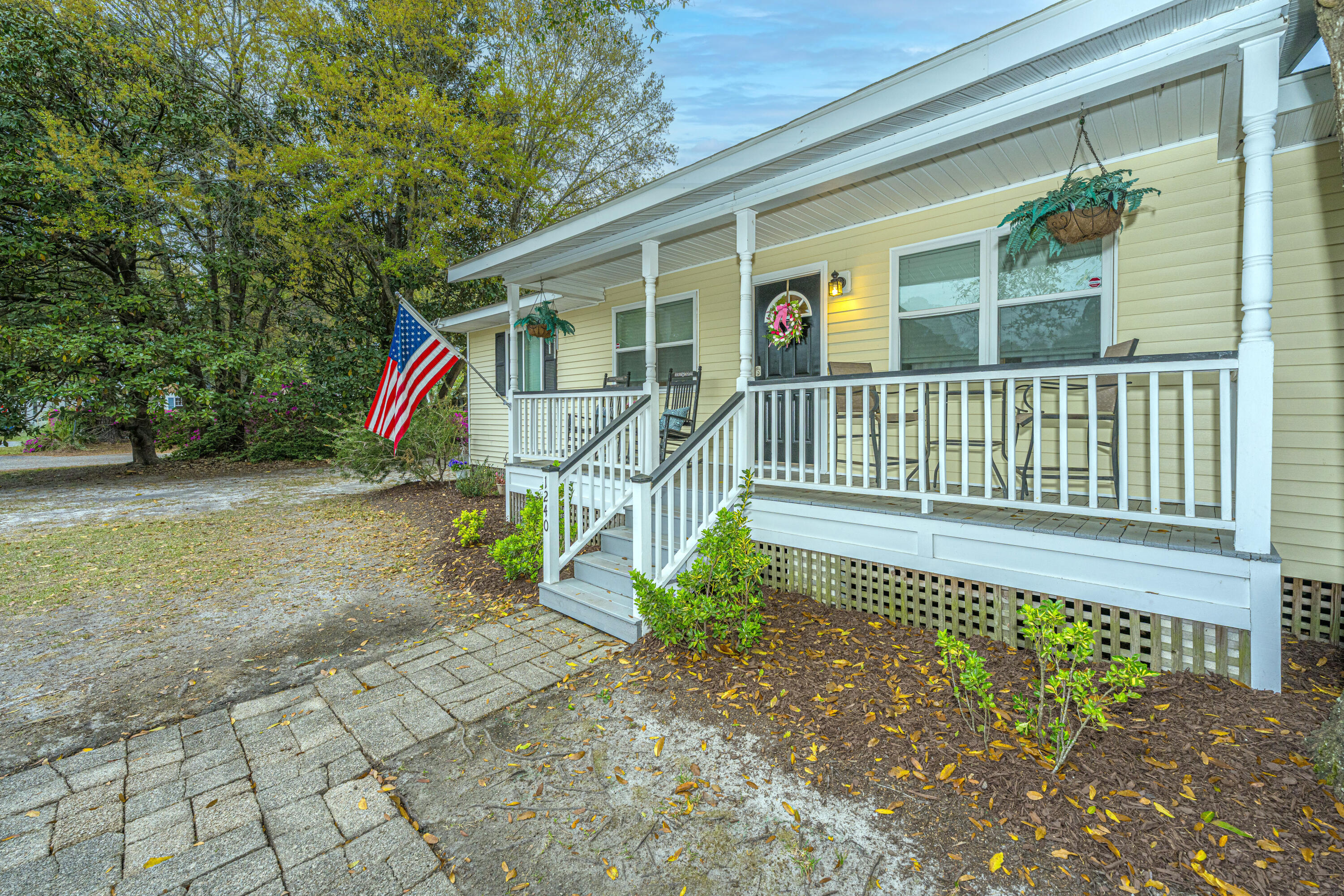 1240 Camellia Road Charleston, SC 29407 - Photo 3 of 42 1240CamelliaRd008