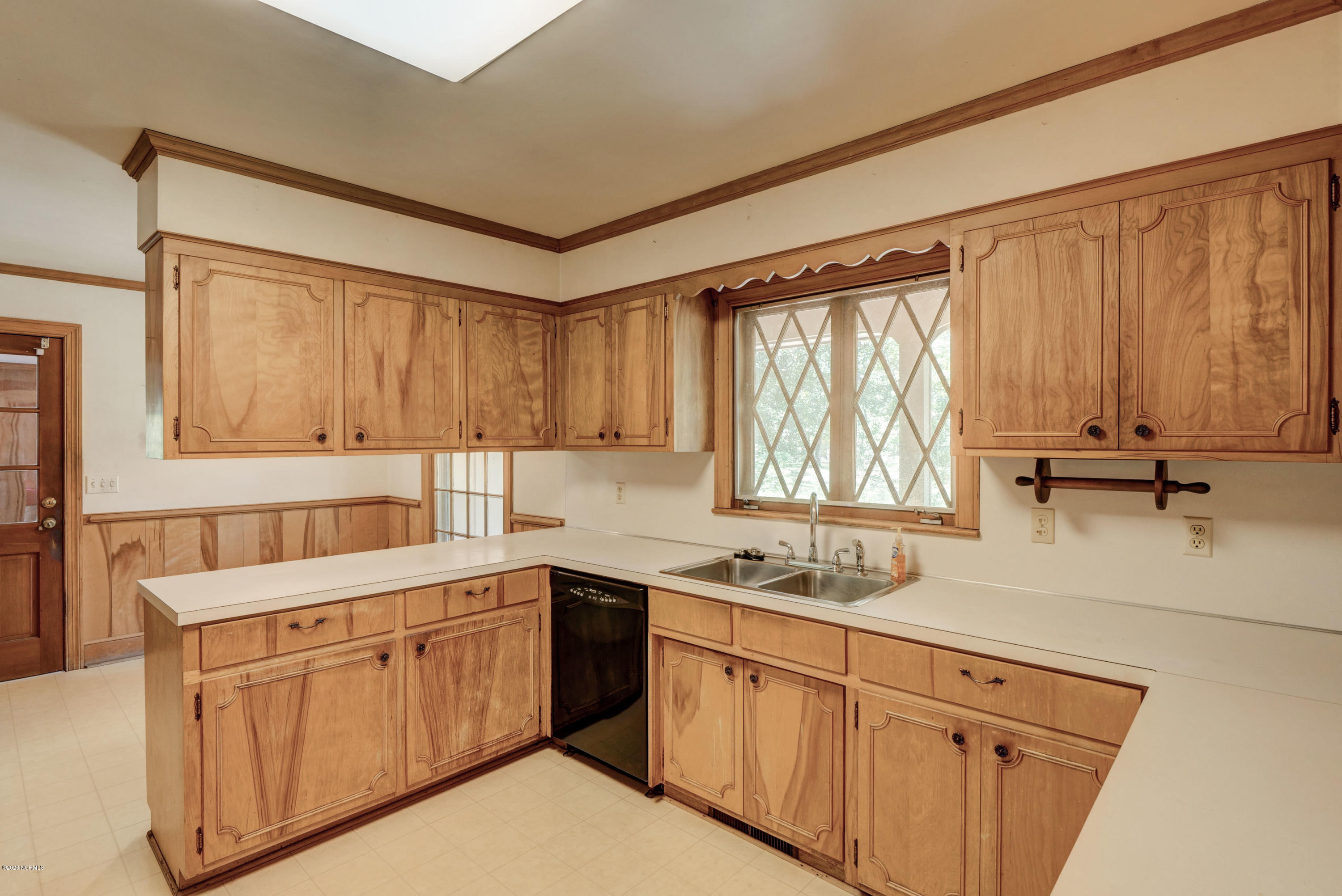 6318 Fox Run Road Wilmington, NC 28409 - Photo 11 of 46 015_pjka2369_70_71_72_73_74_75