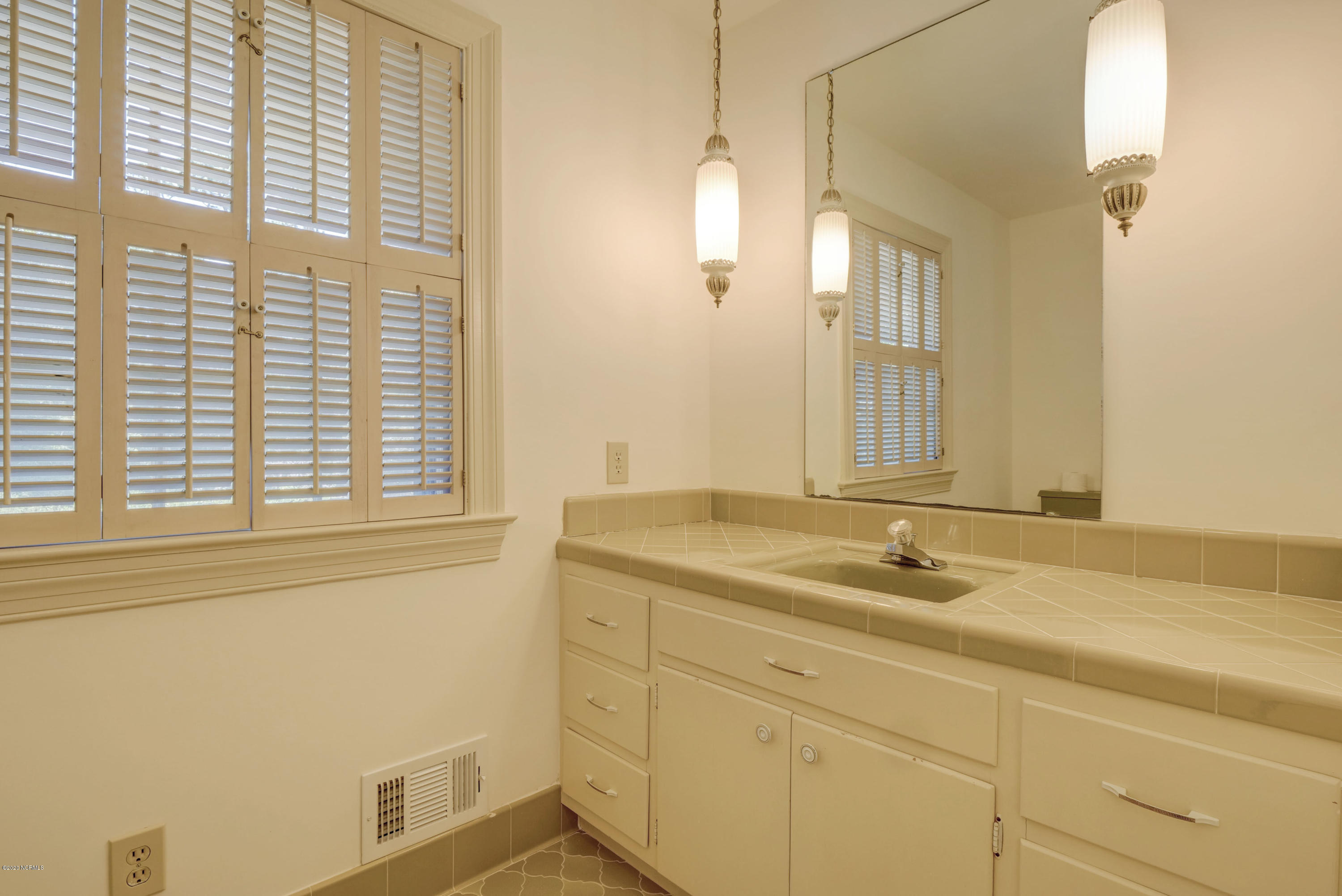 6318 Fox Run Road Wilmington, NC 28409 - Photo 26 of 46 029_pjka2488_89_90_91_92_93_94