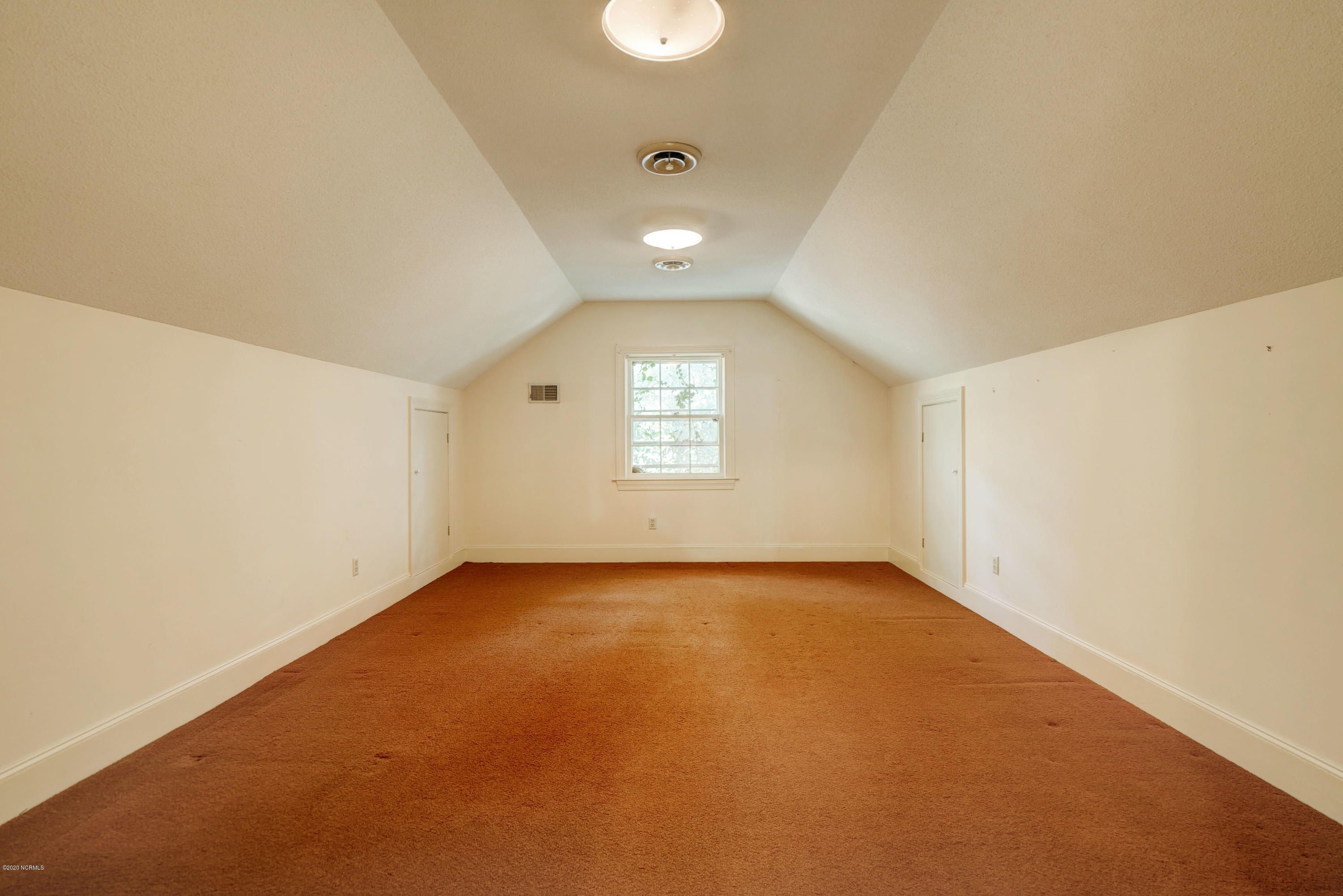 6318 Fox Run Road Wilmington, NC 28409 - Photo 27 of 46 Bonus room upstairs.