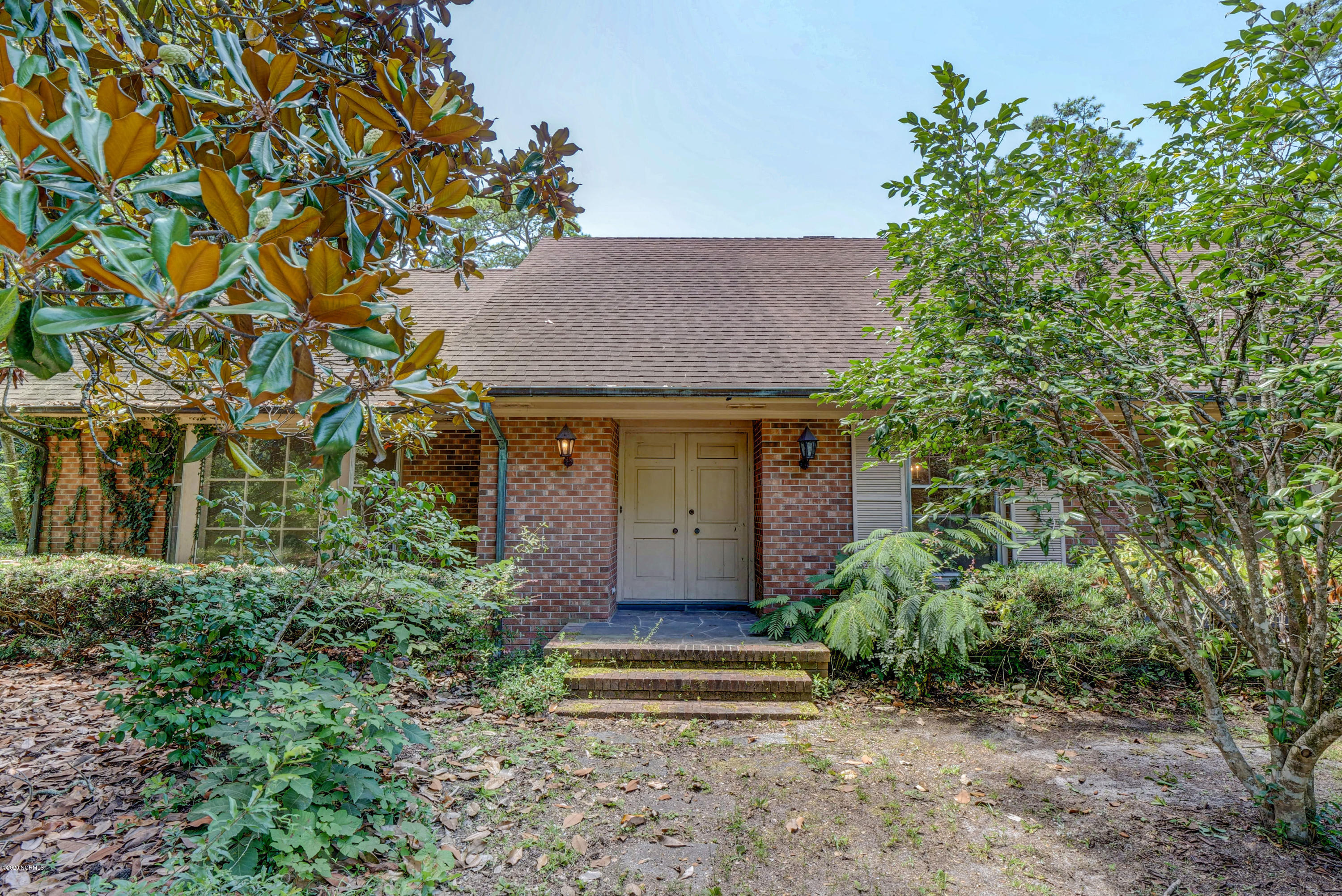 6318 Fox Run Road Wilmington, NC 28409 - Photo 4 of 46 004_pjka2306_07_08_09_10_11_12