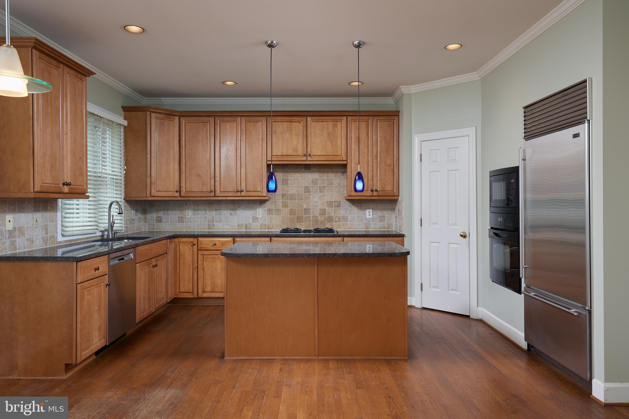 7823 Stable Way Potomac, MD 20854 - Photo 15 of 54