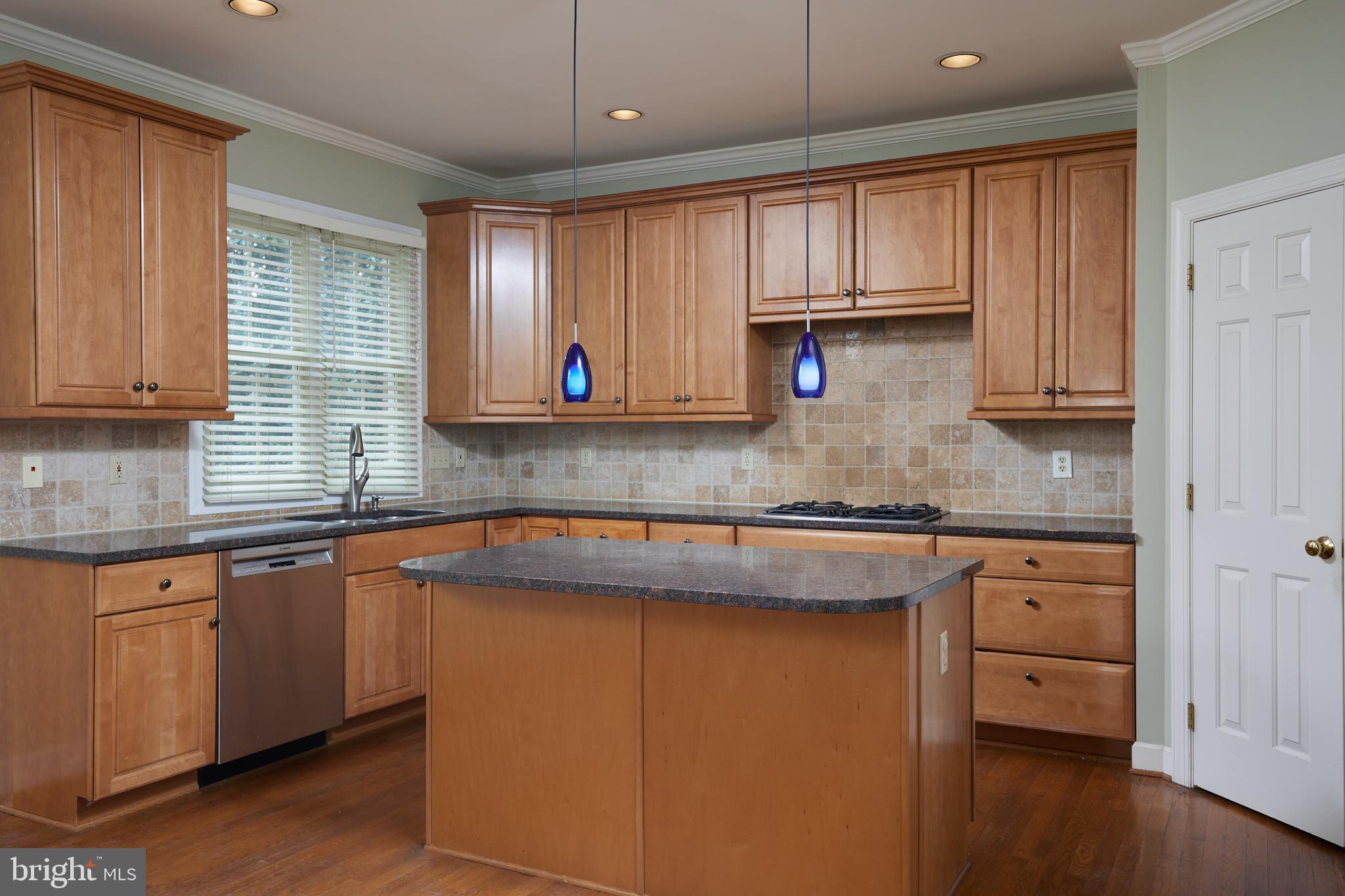 7823 Stable Way Potomac, MD 20854 - Photo 16 of 54