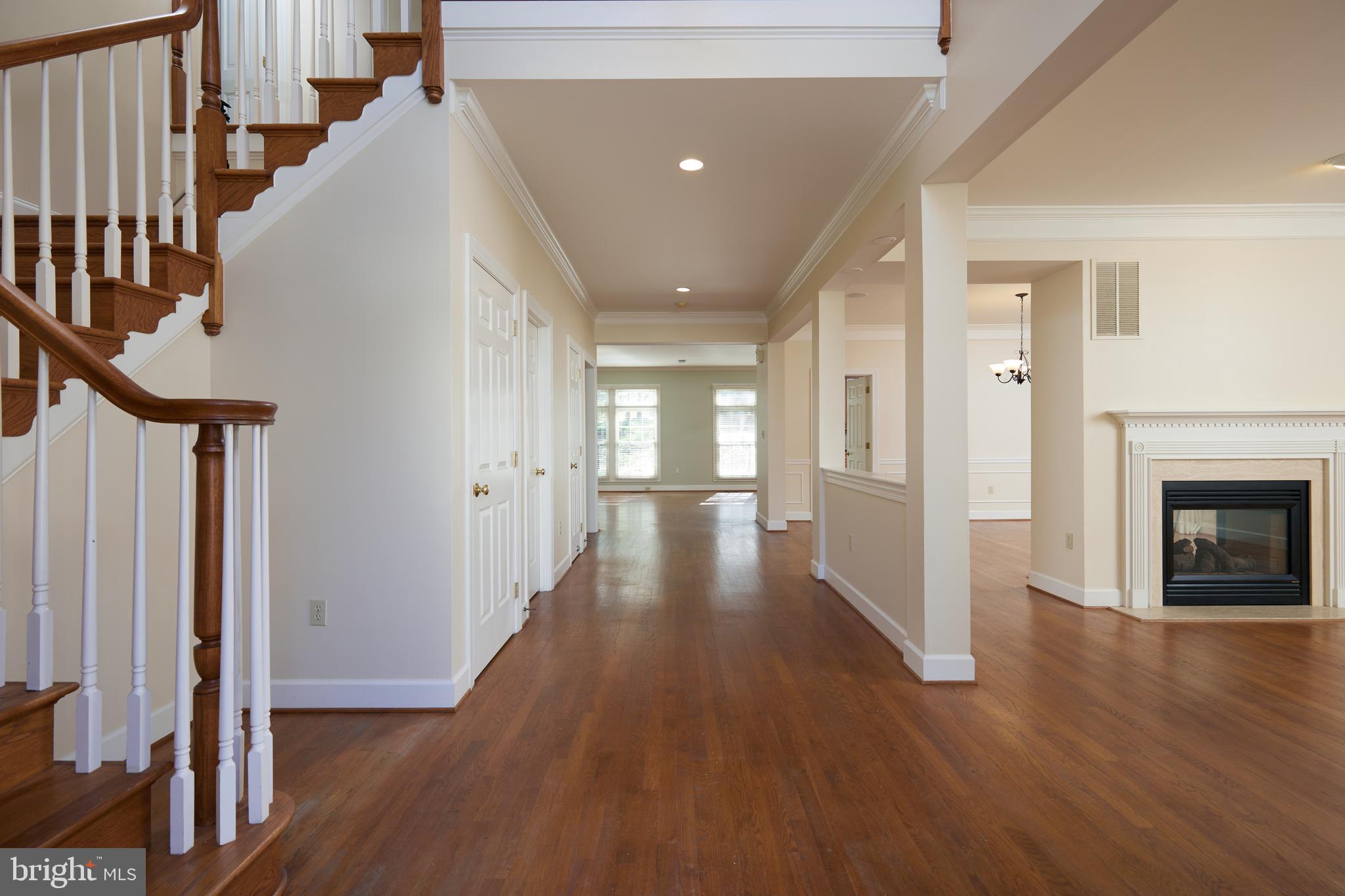 7823 Stable Way Potomac, MD 20854 - Photo 2 of 54