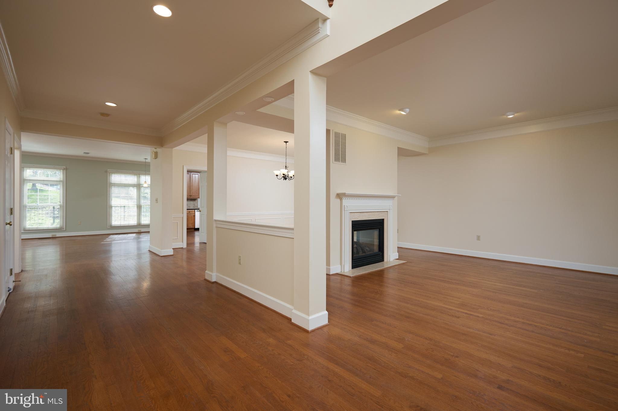 7823 Stable Way Potomac, MD 20854 - Photo 3 of 54