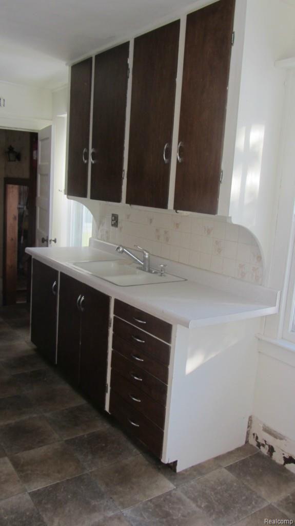 7395 Buckell Lake Road Holly, MI 48442 - Photo 22 of 32 Kitchen