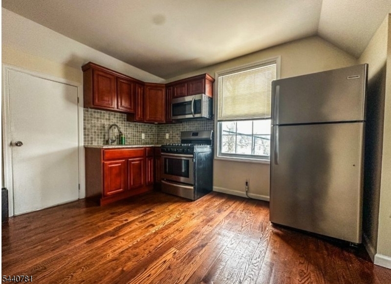 19 Walnut Terrace Bloomfield, NJ 07003 - Photo 7 of 10