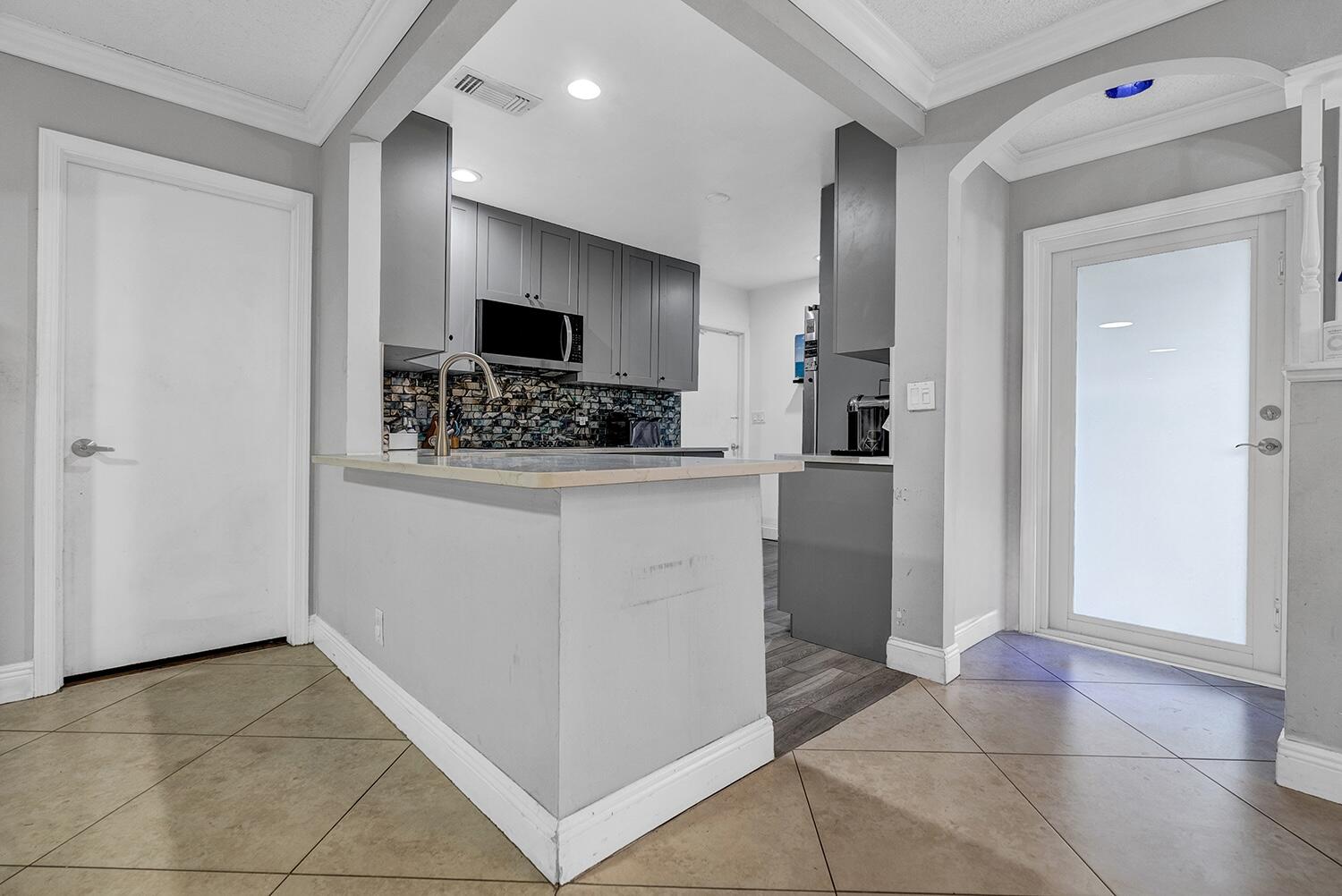 9544 Richmond Circle Boca Raton, FL 33434 - Photo 4 of 29 Kitchen