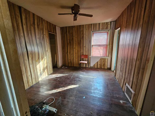 $31,000 | 514 South Mulberry Street, Madison, KS 66860