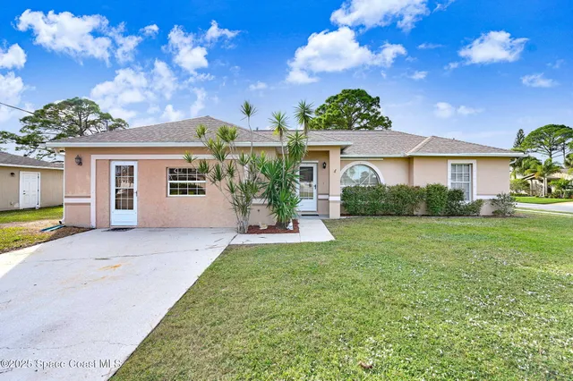 a picture of a counter top space