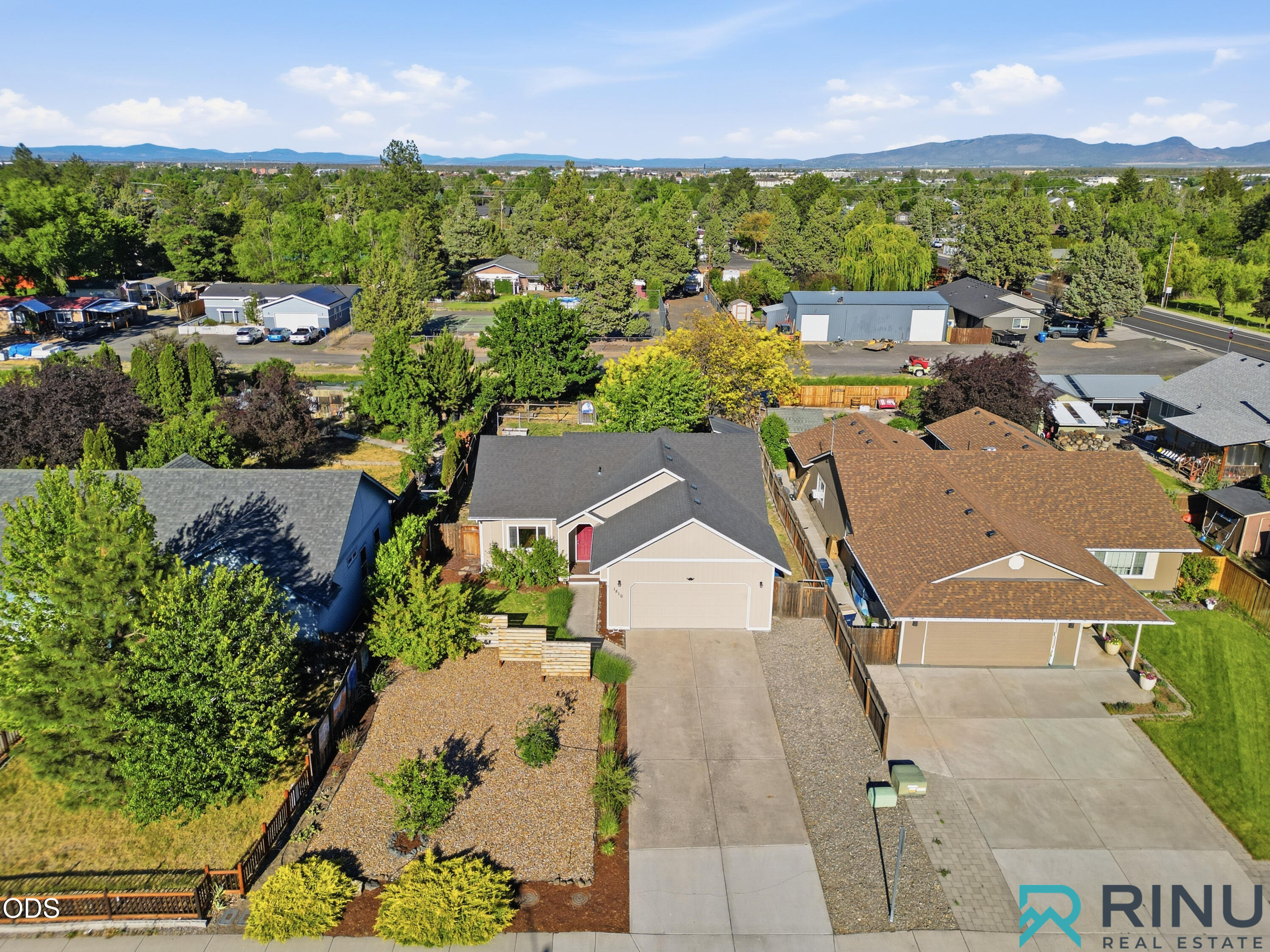 1810 Southwest 27th Street Redmond, OR 97756 - Photo 49 of 53