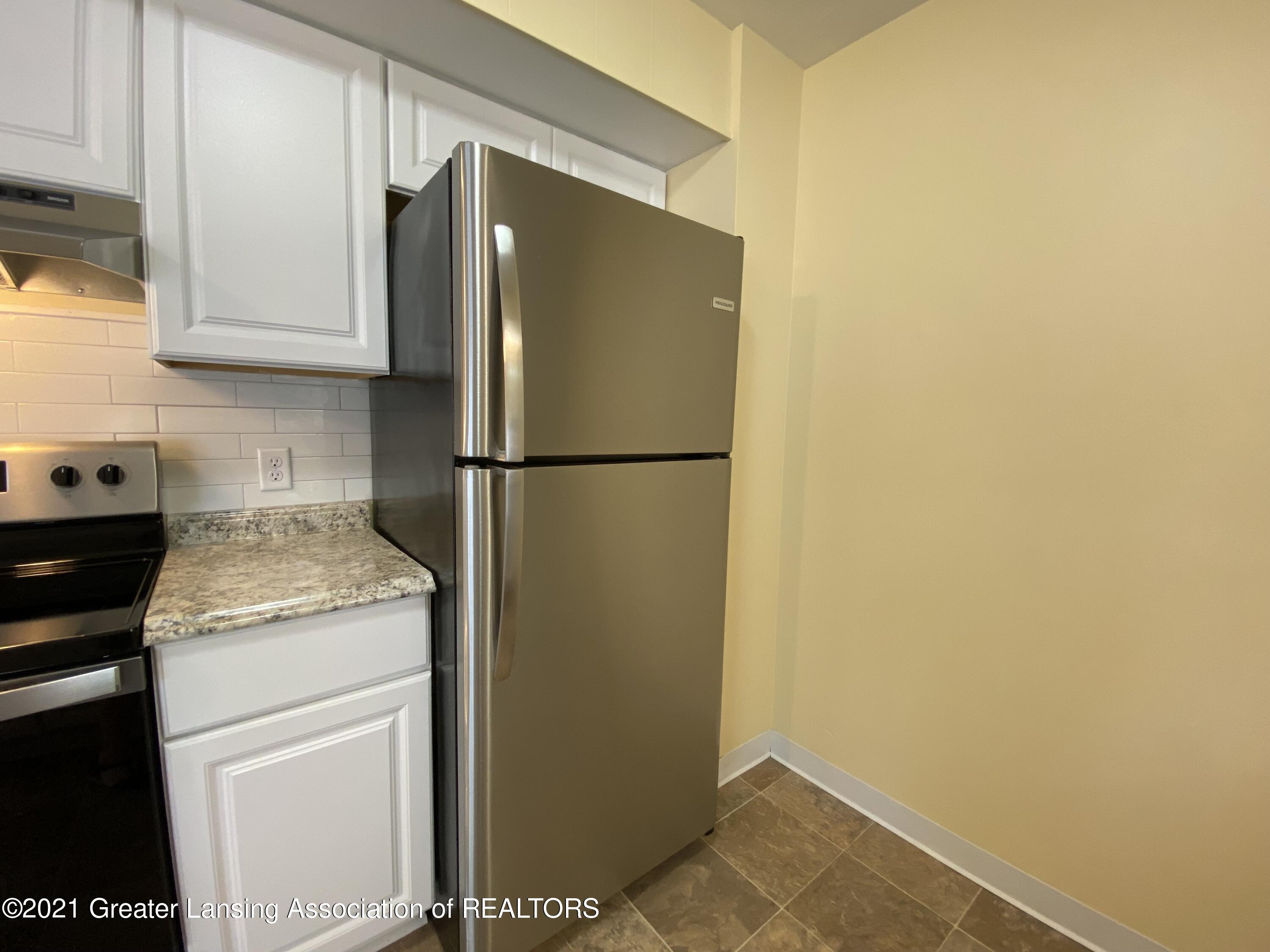 516 West Miller Road Lansing, MI 48911 - Photo 16 of 34 IMG_6531