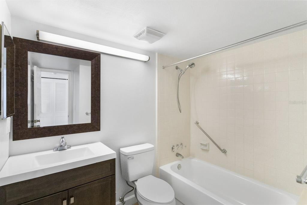 2522 Pine Ridge Way South, Unit D2 Palm Harbor, FL 34684 - Photo 18 of 27