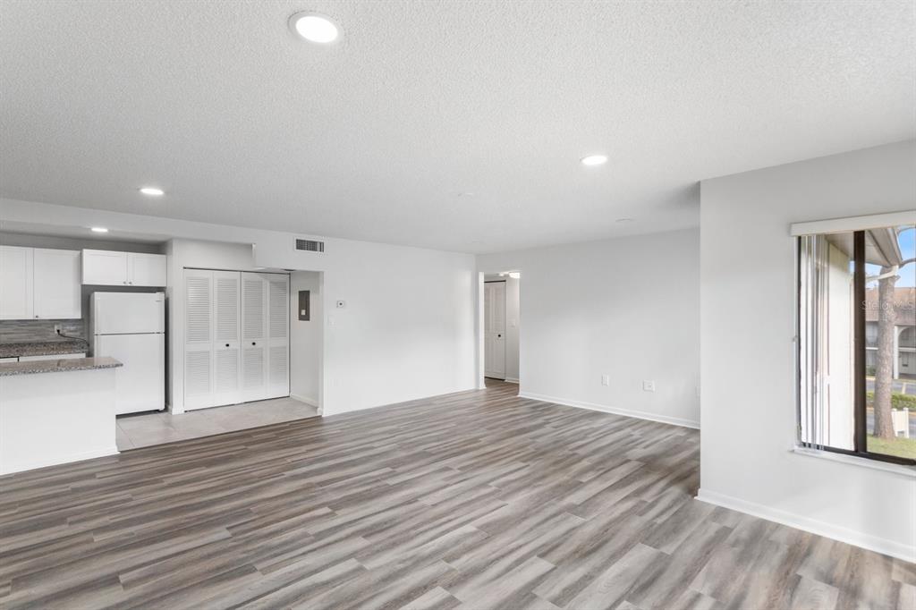 2522 Pine Ridge Way South, Unit D2 Palm Harbor, FL 34684 - Photo 4 of 27