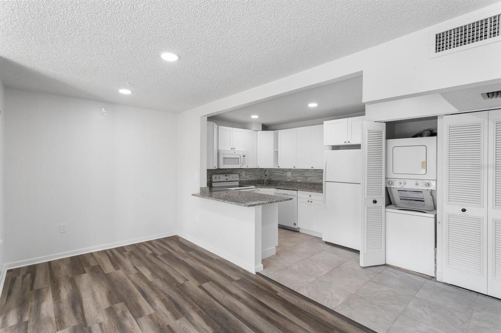 2522 Pine Ridge Way South, Unit D2 Palm Harbor, FL 34684 - Photo 7 of 27