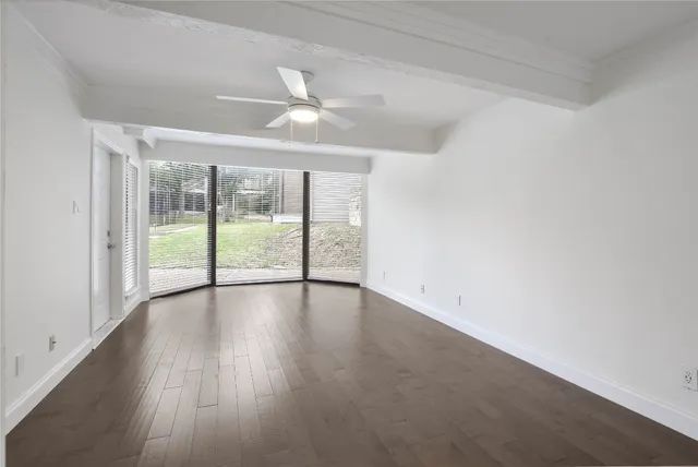 $2,000 | 195 World Of Tennis Square, Lakeway, TX 78738