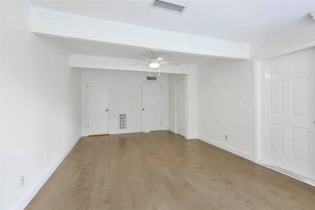 $2,000 | 195 World Of Tennis Square, Lakeway, TX 78738