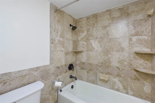 $2,000 | 195 World Of Tennis Square, Lakeway, TX 78738