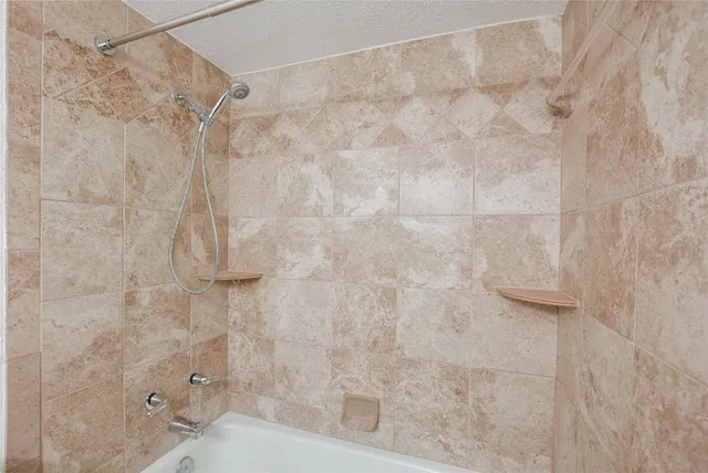 $2,000 | 195 World Of Tennis Square, Lakeway, TX 78738