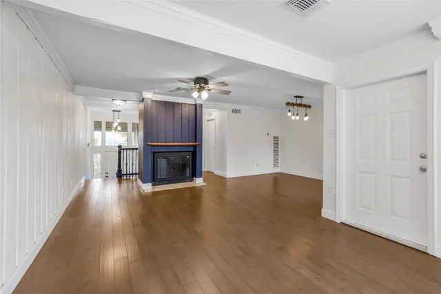 $2,000 | 195 World Of Tennis Square, Lakeway, TX 78738