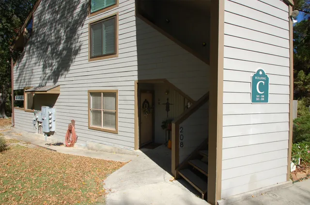 $160,000 | 3900 Aspen Drive, Unit C108, Montgomery, TX 77356